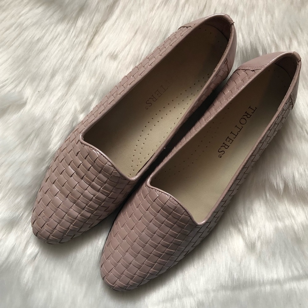 TROTTERS Liz Light Pink Flats/Loafers